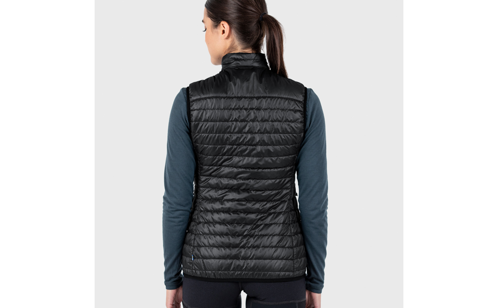 abisko_padded_vest_w_89723-550_f_model_fjr