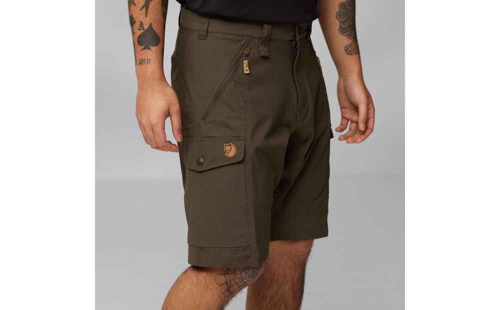 abisko_shorts_m_82833_633_e_model_fjr