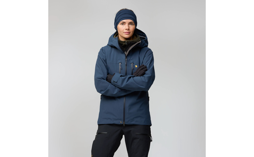 bergtagen_gtx_pro_jacket_w_14500148-570_f_model_0082