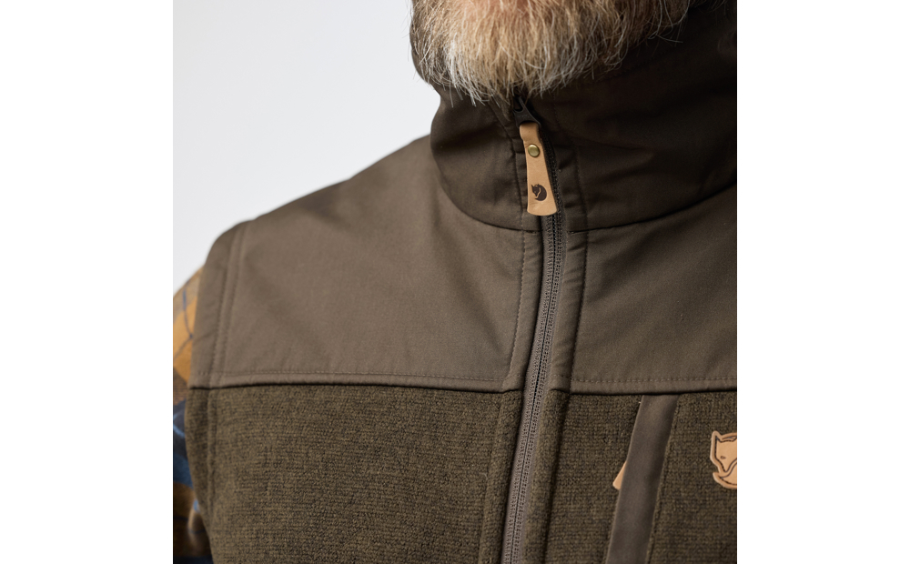 buck_fleece_vest_m_81727-633_i_model_fjr