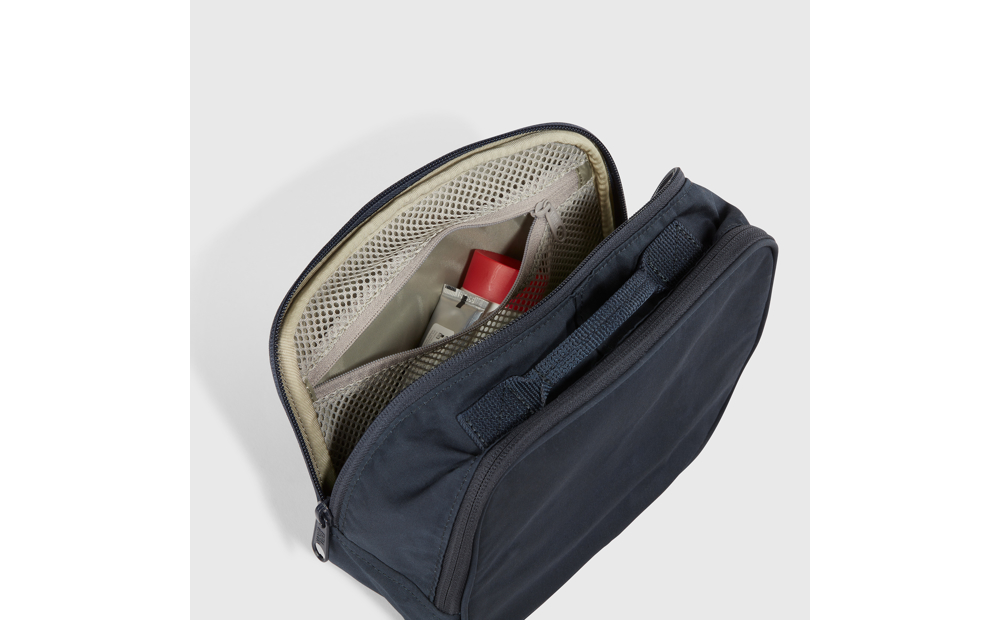 f23784_ss19_fvra_kanken_toiletry_bag_fjaellraeven_21