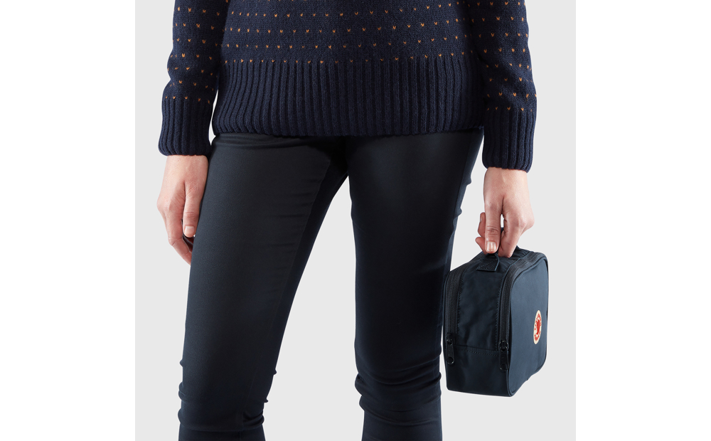 f23784_ss19_fvrc_kanken_toiletry_bag_fjaellraeven_21