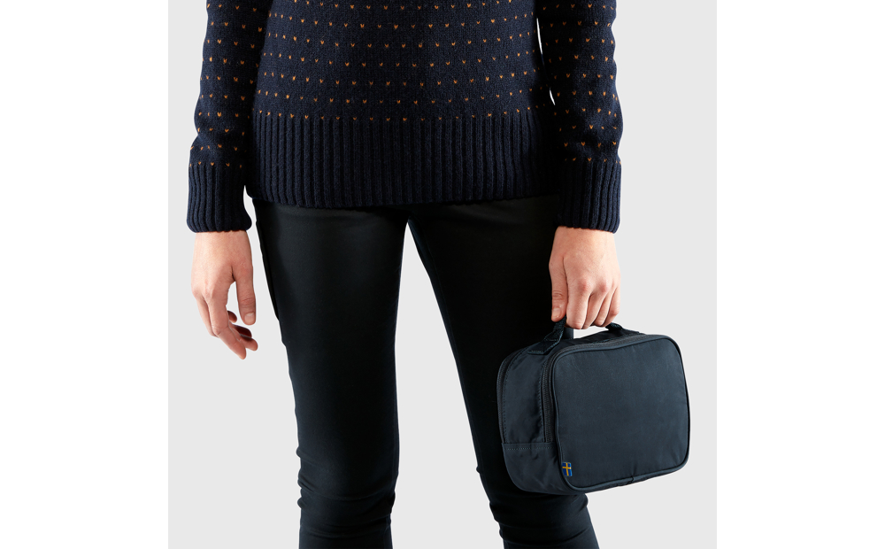 f23784_ss19_fvrd_kanken_toiletry_bag_fjaellraeven_21