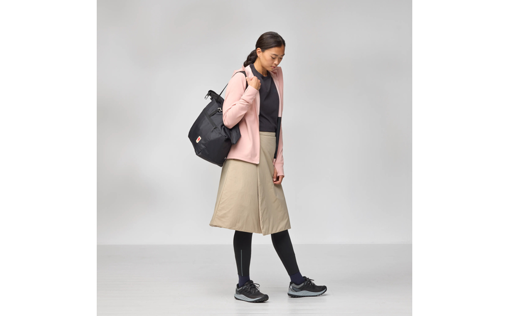 high_coast_tote_30_23200331-550_f_model_1809