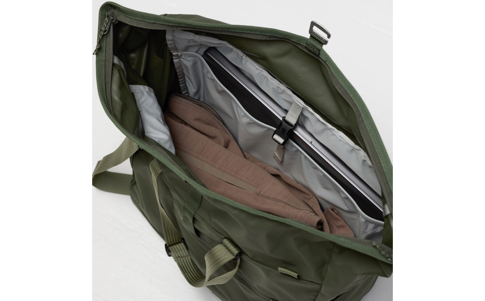 high_coast_tote_30_23200331-623_i_model_0957