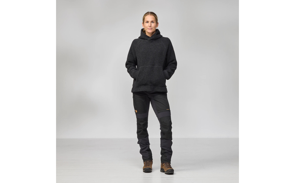 kaitum_hoodie_w_14600250-030_m_model_2654