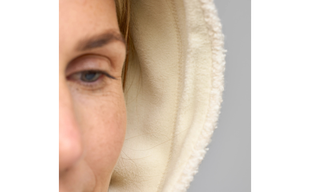 kaitum_hoodie_w_14600250-113_h_model_2347