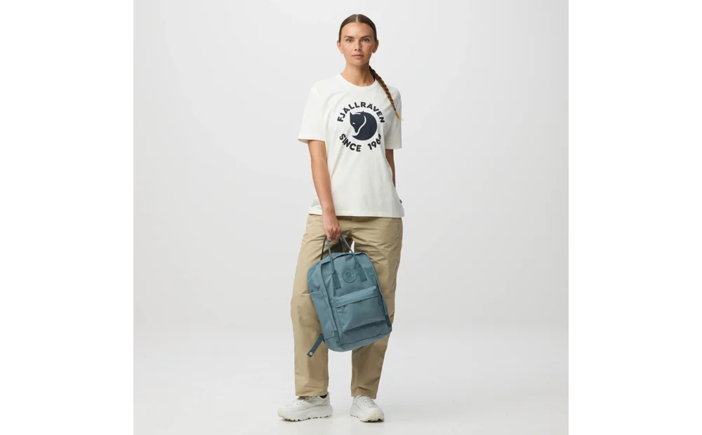 kanken_no2_laptop_15_23803-577_g_model_1740