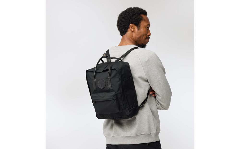 kanken_no_2_black_23567-550_e_model_0488
