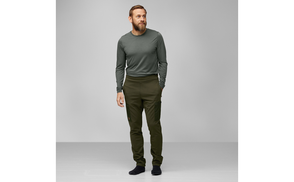 keb_fleece_trousers_m_88706-662_b_model_fjr