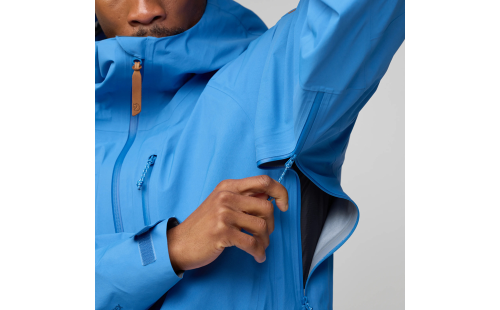 keb_gtx_jacket_m_12500182-525_i_model_2031