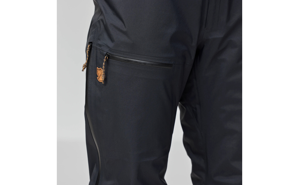keb_gtx_trousers_w_14200209-550_h_model_0332