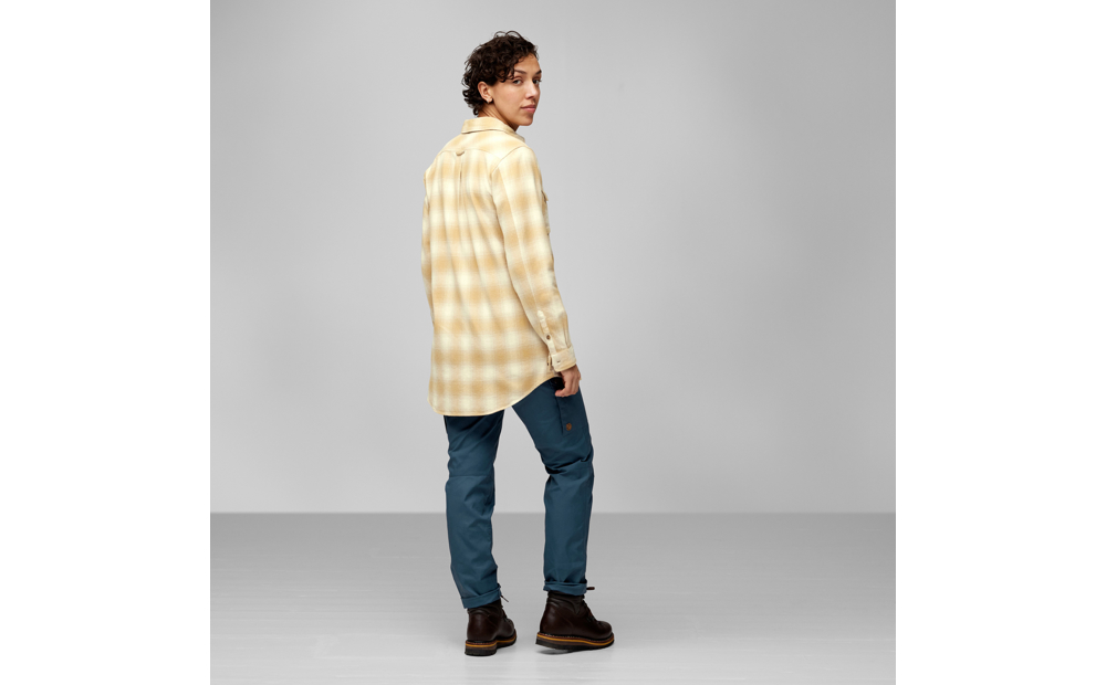 ovik_twill_shirt_ls_w_87120-113-196_b_model_fjr
