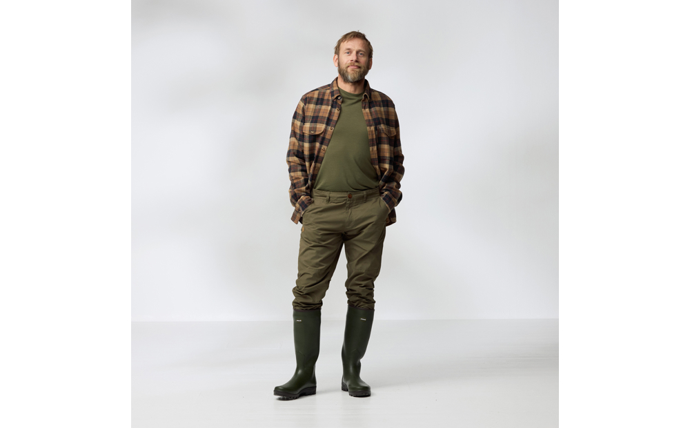 sormland_tapered_trousers_m_90651-625_c_model_fjr