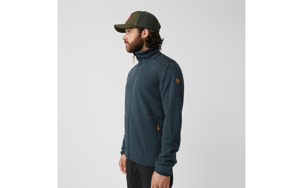 sten_fleece_m_81765-555_e_model_fjr
