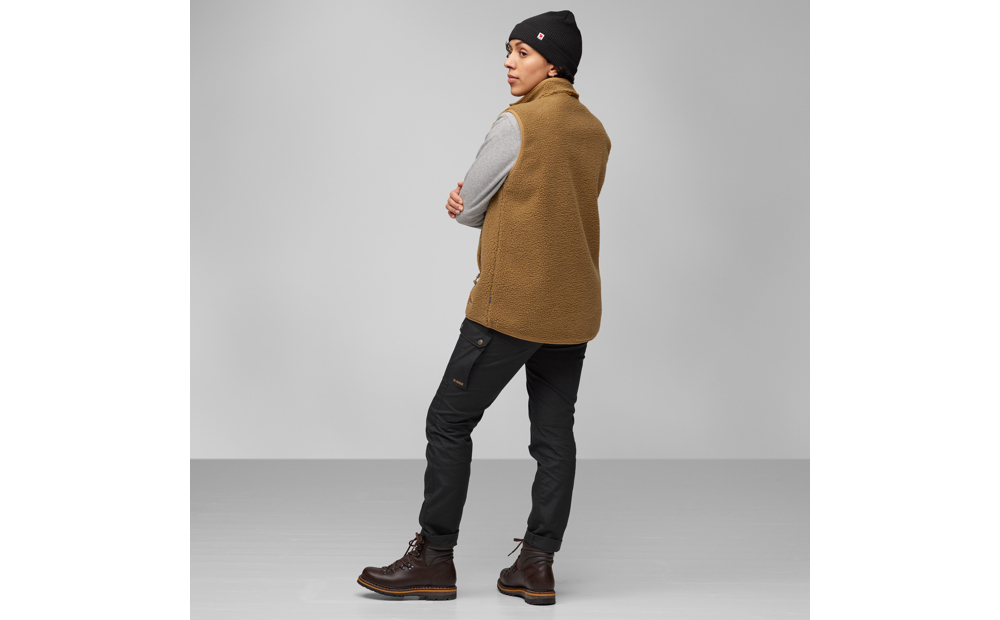 vardag_pile_fleece_vest_w_86994-232_b_model_fjr