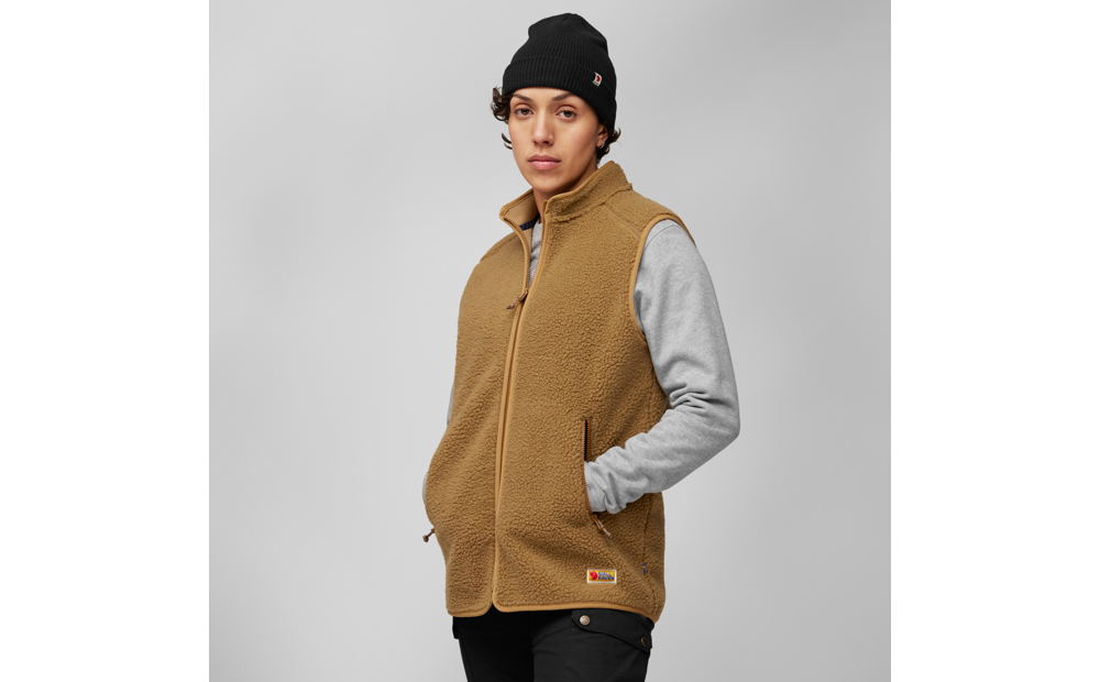 vardag_pile_fleece_vest_w_86994-232_c_model_fjr